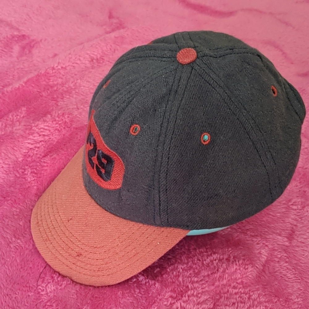 Vintage red/blue hat from the GAP - Picture 2 of 5